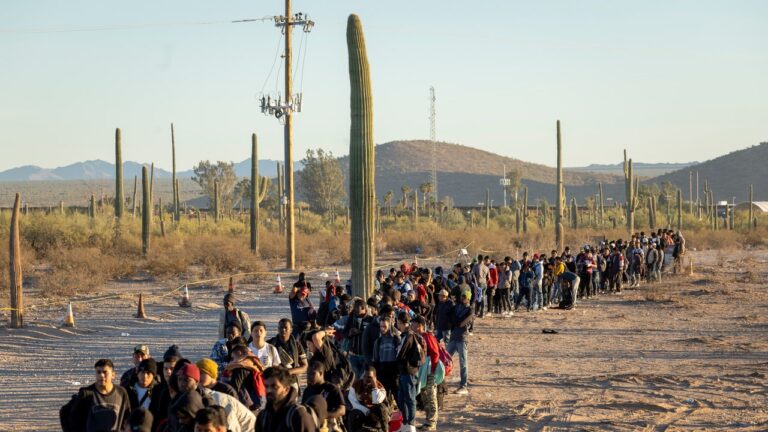 Les républicains de l'Arizona votent oui pour un projet de loi qui légaliserait le meurtre de migrants soupçonnés d'intrusion