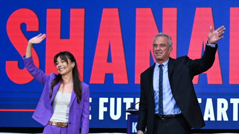 Vaccins, FIV, cette publicité du Super Bowl : ce qu'il faut savoir sur Nicole Shanahan, colistière de RFK Jr.