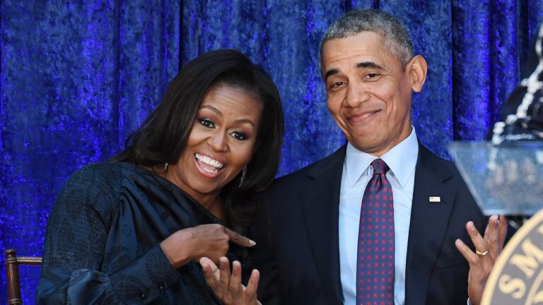 Barack Obama dit que Michelle a dit à Malia et Sasha de rester loin, très loin de la politique