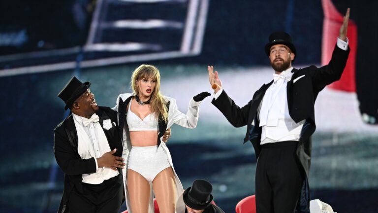Travis Kelce s'est demandé s'il devait faire une «révérence» lorsque Taylor Swift l'a présenté au prince William