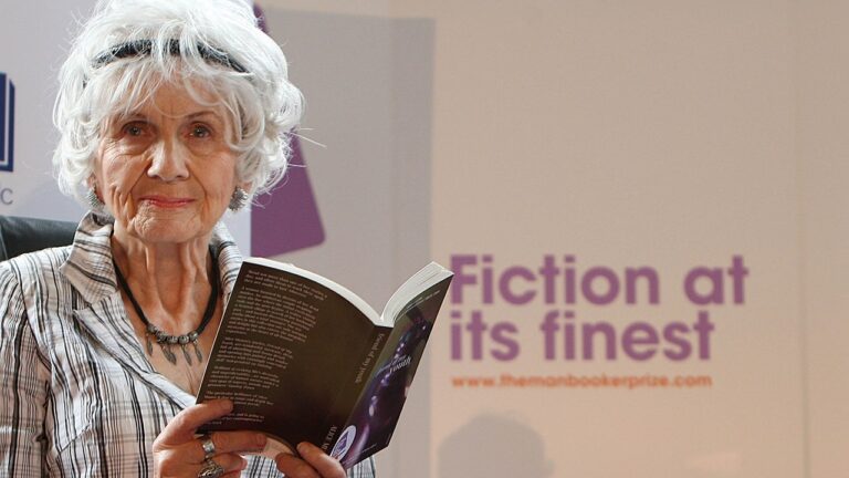 Andrea Skinner, la fille d'Alice Munro, révèle le « terrible secret » des abus sexuels de son beau-père et le silence de Munro