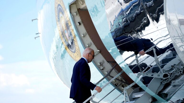 Joe Biden est venu à Las Vegas pour dynamiser les démocrates latinos. Il est reparti avec des appels à se retirer
