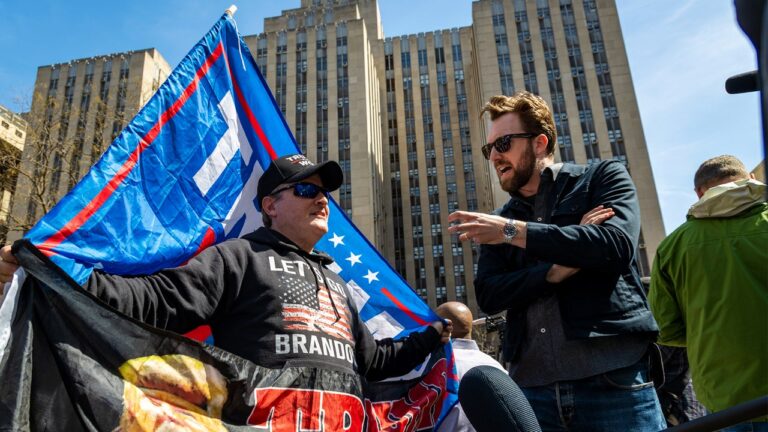 Jordan Klepper, « anthropologue » du mouvement MAGA, est prêt pour la Convention nationale républicaine de 2024
