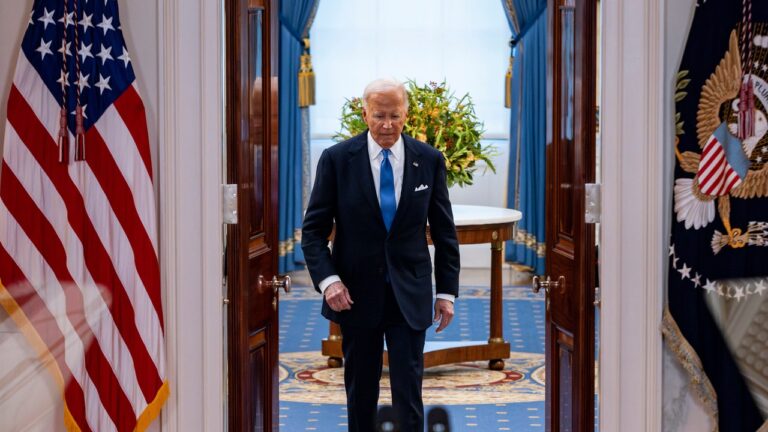 La campagne Biden doit cesser de considérer les critiques comme des « mouilleurs de lit »