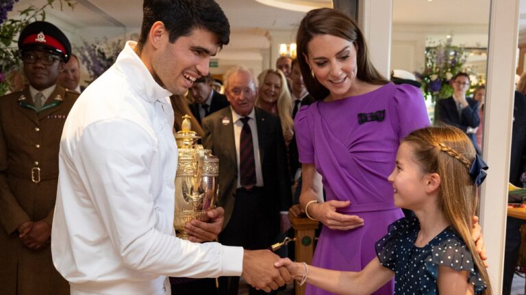 La princesse Charlotte fait preuve d'un grand sourire avec sa fière maman Kate Middleton à Wimbledon