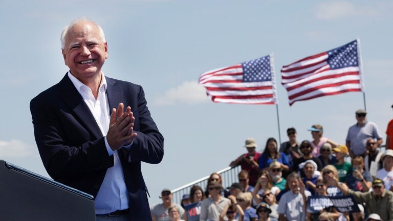 Bien sûr, Tim Walz se détend en bricolant son camion américain vintage