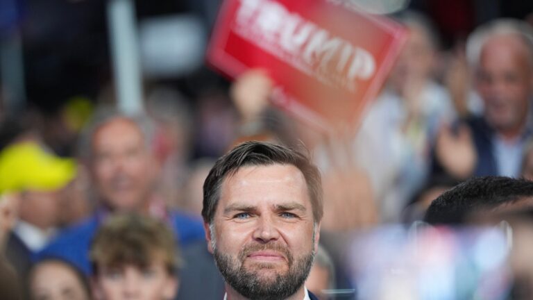 « Je veux simplement que les femmes aient plus de choix » : le sénateur JD Vance, qui a comparé l’avortement à un meurtre