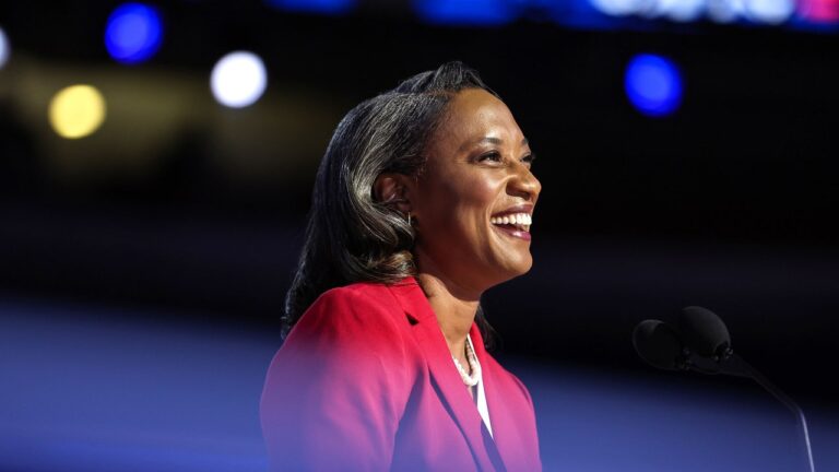 Laphonza Butler parle de son « combat » pour Kamala Harris, de son service auprès de JD Vance et de la menace d’un second mandat de Trump