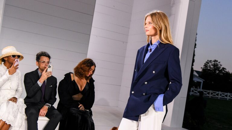 Ralph Lauren, la première dame Jill Biden et des dizaines de célébrités se sont retrouvées pour une nuit d'été supplémentaire dans les Hamptons