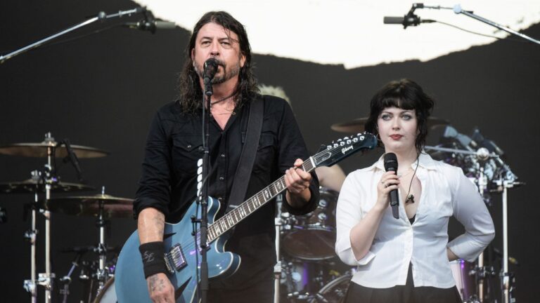 Dave Grohl attire les foudres d'Internet (et de Kate Hudson aussi) pour son infidélité avouée