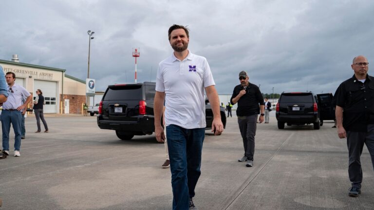 JD Vance veut décider quels immigrants sont « légaux »