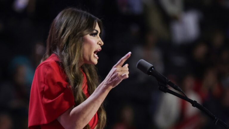 Le cheval de Troie de Trump pour ses attaques sexistes contre Kamala Harris : Kimberly Guilfoyle, son ex-collègue