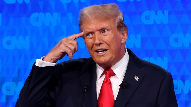 Donald Trump, pas du tout inquiet de perdre les élections, exige que Kamala Harris soit « forcée de quitter la campagne »