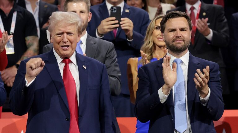 JD Vance essaie de faire briller le MAGA Muck de Trump