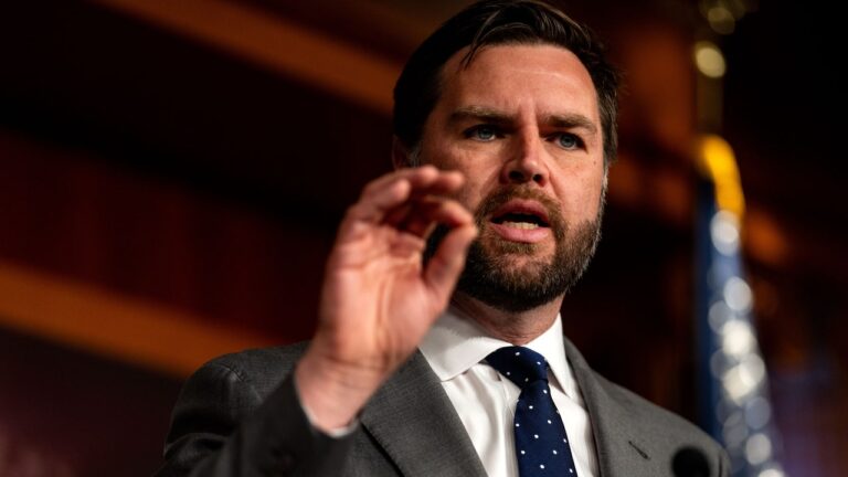 Oui, JD Vance a menti sur l'avortement, et non, vous ne devriez pas faire confiance à ce que lui ou Donald Trump dit sur les droits reproductifs