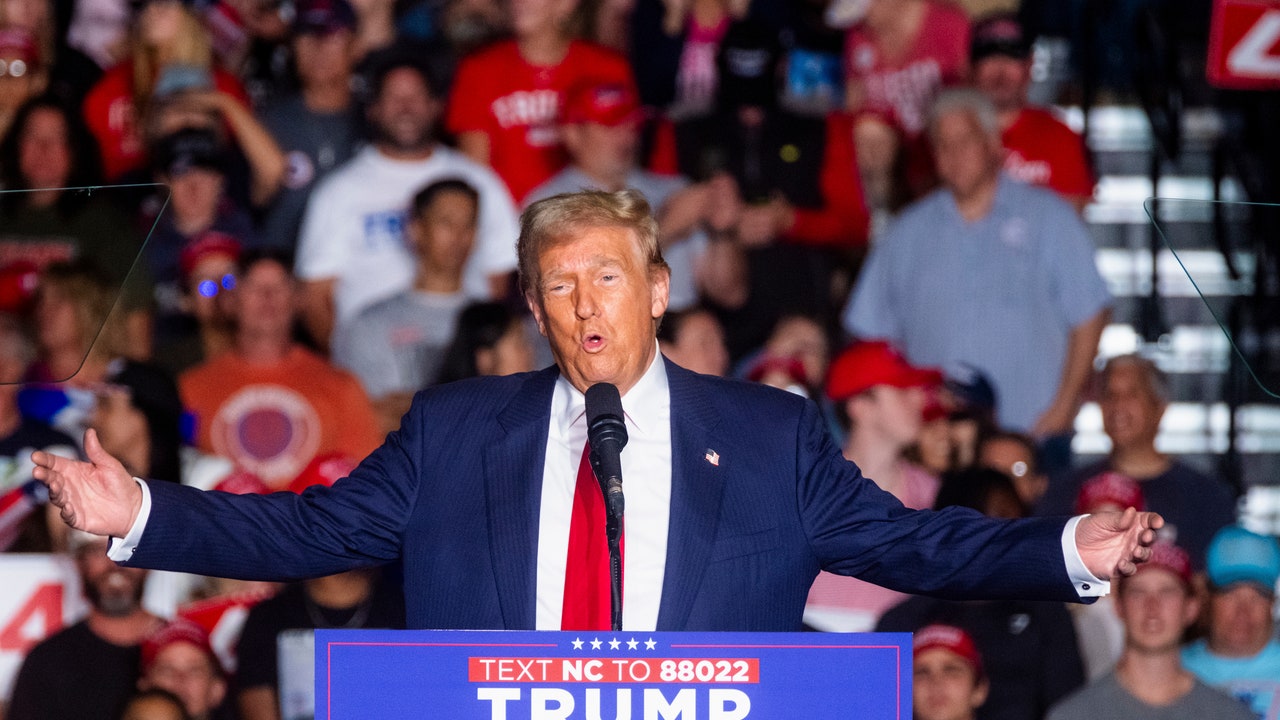 Trump a un jour qualifié le vote anticipé de « canular »." Mais il envisage maintenant de le faire lui-même