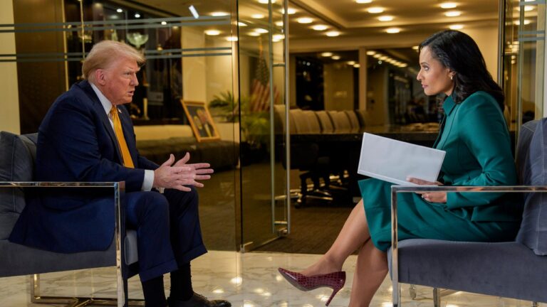 Trump dit qu'il prévoit de pardonner les émeutiers du 6 janvier dès le premier jour : rencontrez la presse