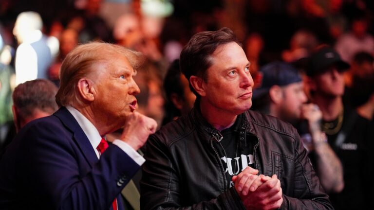 Elon Musk ne veut pas que Tesla soit obligée de signaler les accidents de voiture et, que savez-vous, la transition Trump est d'accord