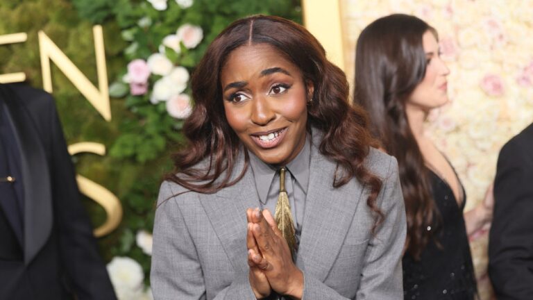 Ayo Edebiri assiste aux Golden Globes 2025 dans le style « Leading Lady »