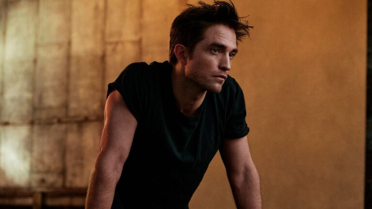 Robert Pattinson sur l'exploitation de son anxiété, ses films très ambitieux et pourquoi il n'est pas intéressé à aller dans l'espace