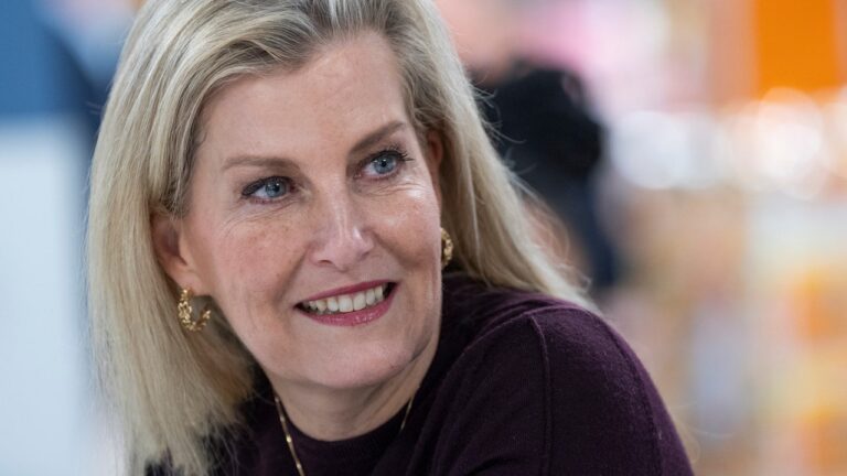 La duchesse Sophie, belle-soeur de Charles, fête ses 60 ans "En privé"—Juste comme elle l'aime
