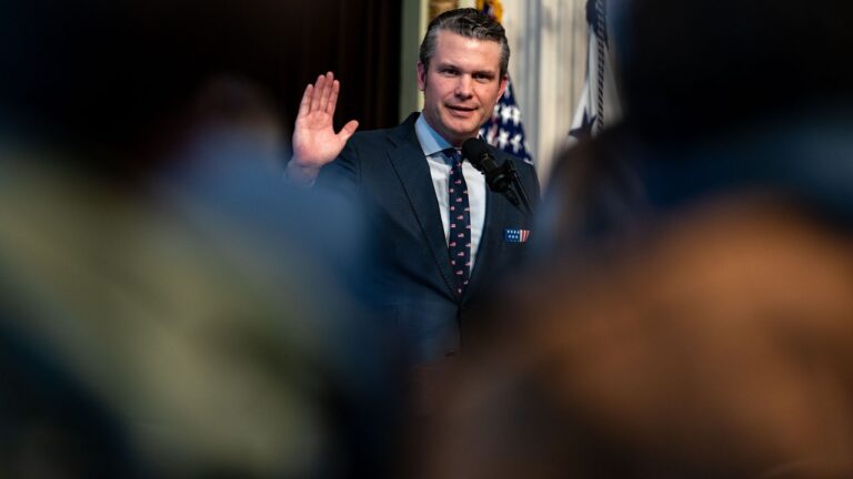 Pete Hegseth, le choix de Trump pour le poste de secrétaire à la Défense, remporte la confirmation du Sénat lors d'un vote décisif