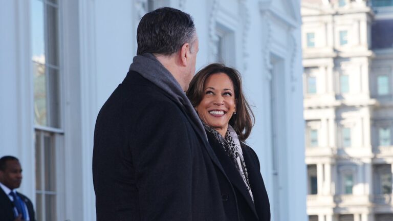 Comment Kamala Harris est entrée dans l’histoire en quittant DC