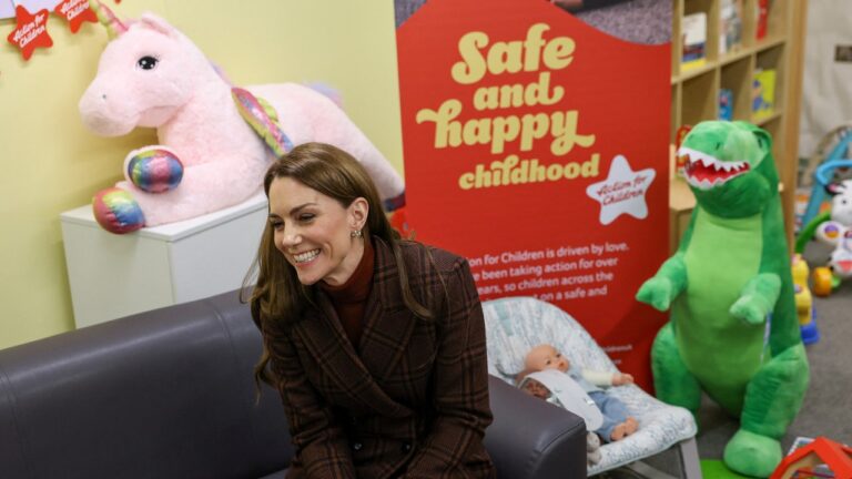Kate Middleton, «Rammer où elle s'était arrêtée» avant le cancer, passe du temps avec les mamans en prison