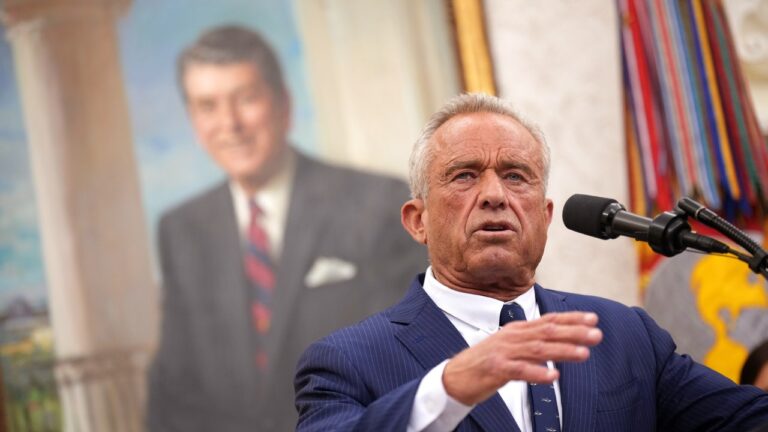 RFK Jr. s'en va après les antidépresseurs largement utilisés, affirmant qu'ils pourraient être une menace pour les Américains