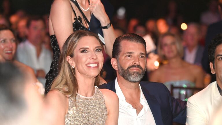 Donald Trump Jr. et Bettina Anderson ont mis leur romance exposée, dans les talons des nouvelles romantiques de son ex-femme