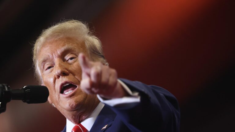 Donald Trump ordonne le département de l'éducation démantelé