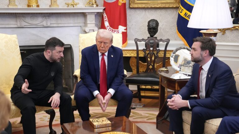 Kremlin salue le souffle Zelensky de Trump: Washington maintenant «s'aligne sur notre vision"