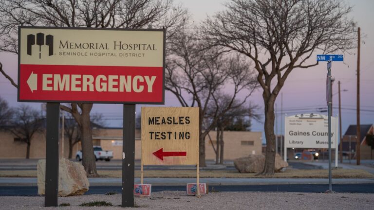 Un deuxième enfant décède en rougeole au Texas, le secrétaire à la Santé, Robert F. Kennedy Jr., devrait visiter l'État