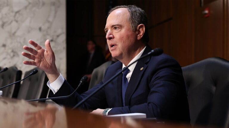 Adam Schiff, Trump Target fréquent, sur ce que les démocrates devraient faire ensuite