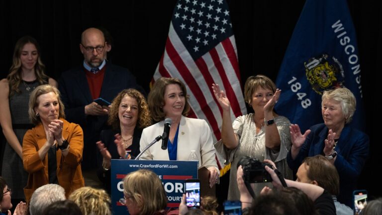 Cory Booker a fait un spectacle et le Wisconsin a rejeté Elon Musk: les démocrates remontent à la vie