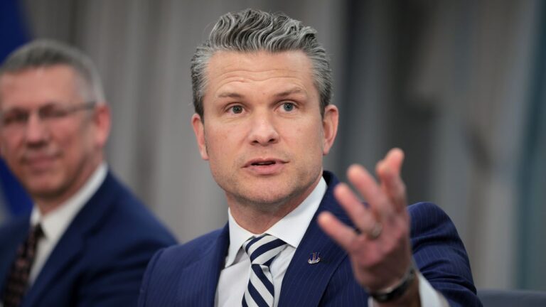 Le deuxième scandale de chat de signal de Hegseth ajoute à une catastrophe de sécurité de montage pour Trump