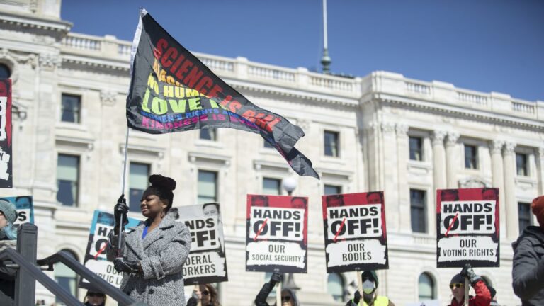 Les démocrates deviennent réels au sujet de la nouvelle résistance anti-Trump: «Le contrôle final est le peuple»