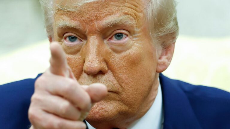 Trump ajoute des milliers d'immigrants vivants au dossier de «mort» de la sécurité sociale: rapport