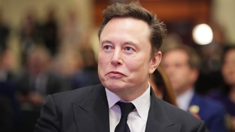 Le père d'Elon Musk blâme l'effondrement des médias sociaux sur le fils adulte fatigué, grincheux