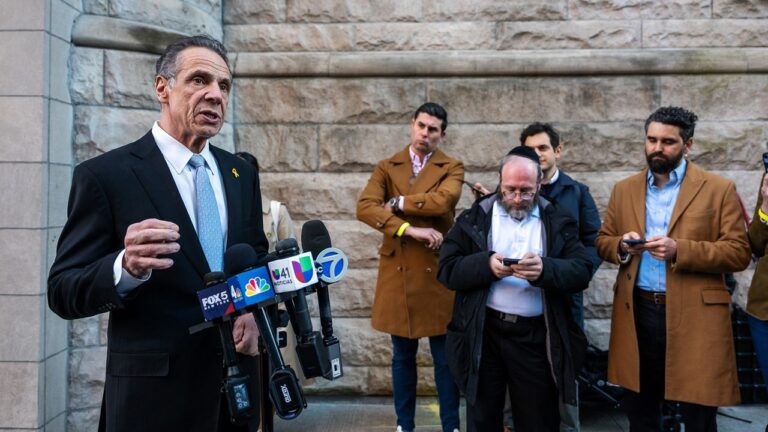 Pour les électeurs clés de Cuomo, «tenir le nez» signifie négliger les scandales