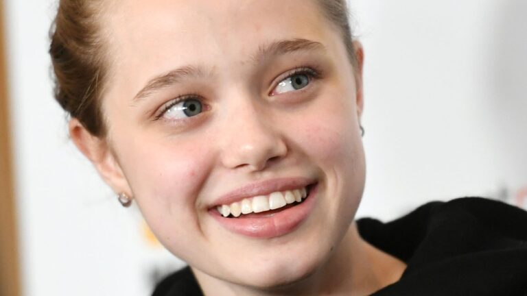 Shiloh jolie chorégraphes captivant la danse pour l'événement Isabel Marant