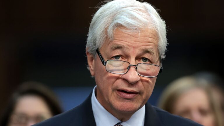Jamie Dimon dit « Nous verrons » sur Mamdani (comme les autres Titans des Finances perdent la tête)