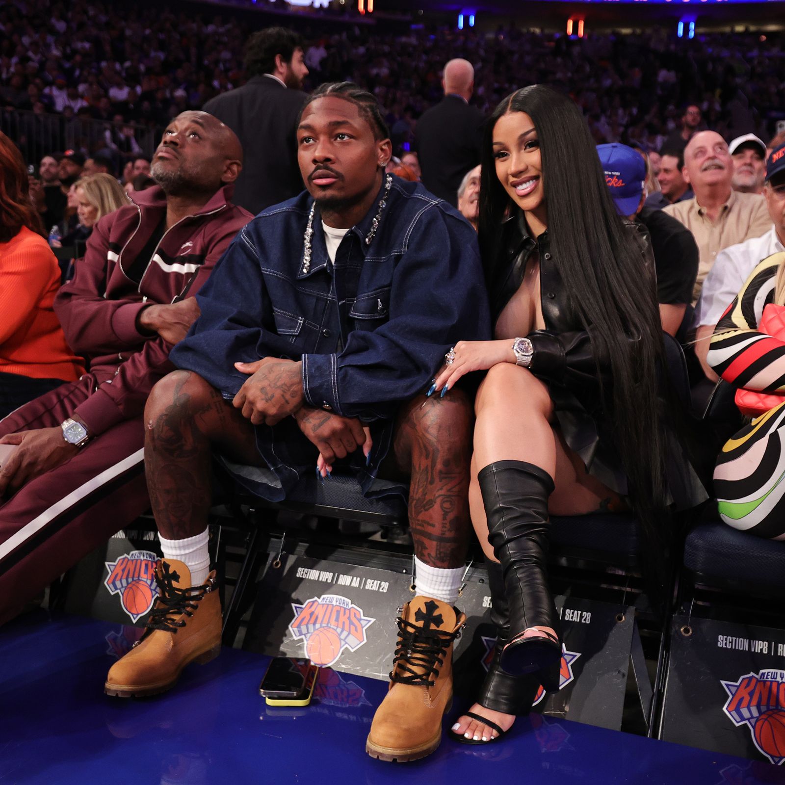 Les étoiles sur la touche maintenant les Alist Wags de la NFL ont leurs propres fans
