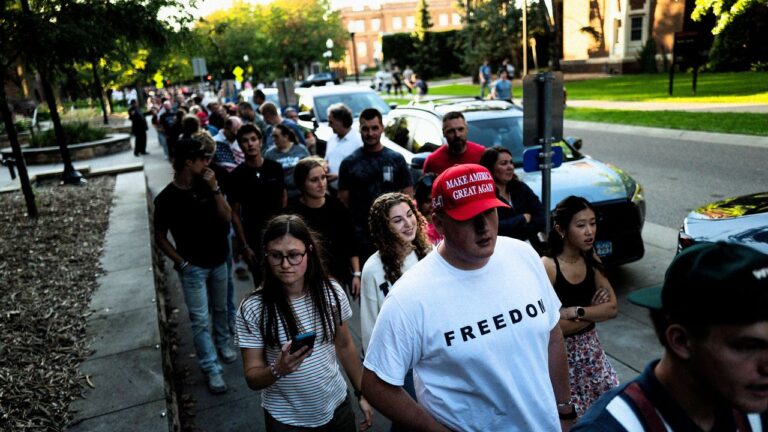 Turning Point USA renvoie ses conférenciers sur les campus universitaires