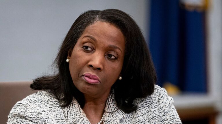 Que se passe-t-il avec le drame de réserve fédéral de Lisa Cook – Donald Trump – Fédéral?