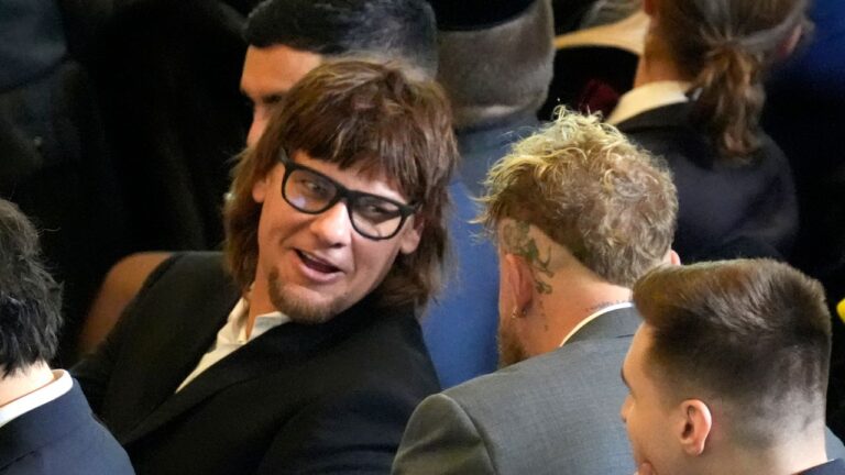 Theo von Traite «Beaucop de Nerfs Cette Annee, Semaine», Lors de l'Ergistment du Beacon Theatre
