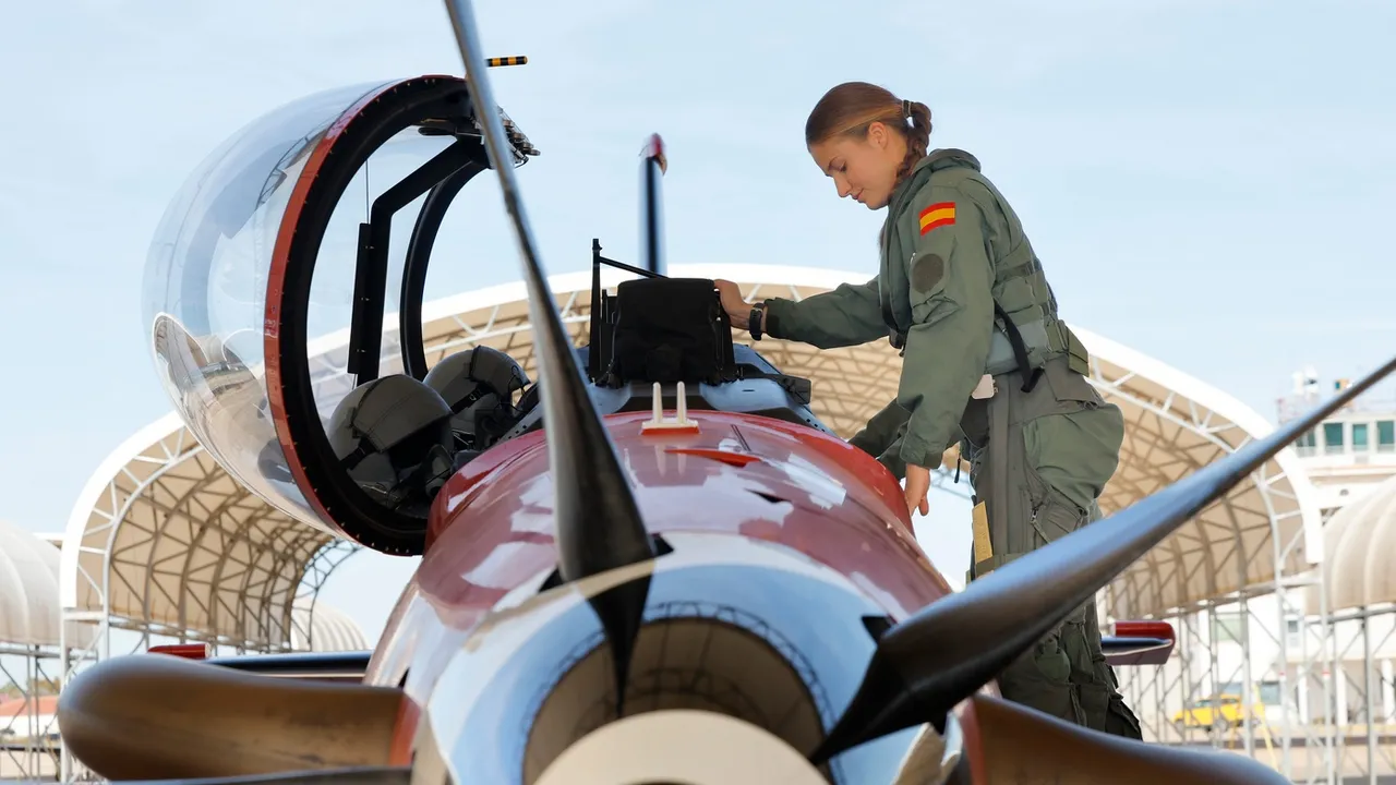 La princesse Leonor entre dans l'histoire et devient la première femme de la famille royale espagnole à voler en solo