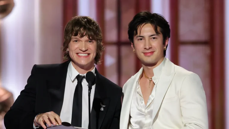 Hudson Williams et Connor Storrie s&rsquo;y sont mis aux Golden Globes 2026