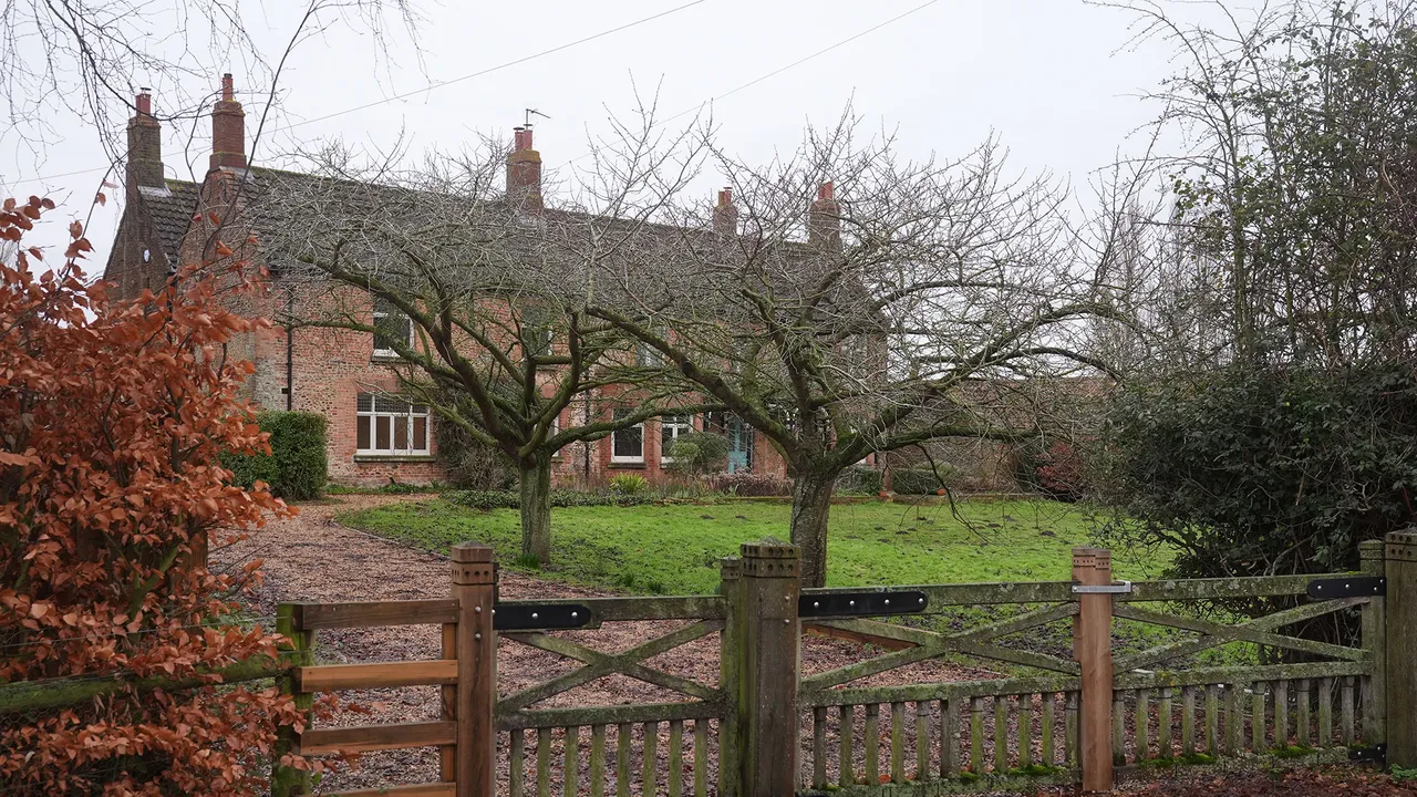 La nouvelle maison d'Andrew Mountbatten à Windsor, Marsh Farm, est un exode marécageux