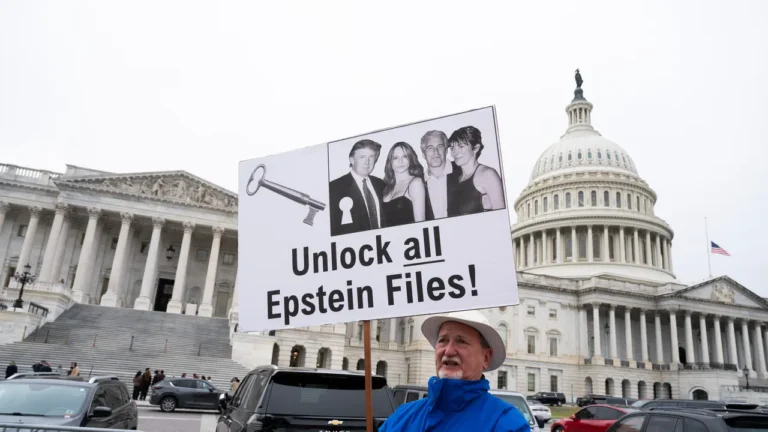 Epstein dépose une publication retardée par des expurgations, selon le ministère de la Justice